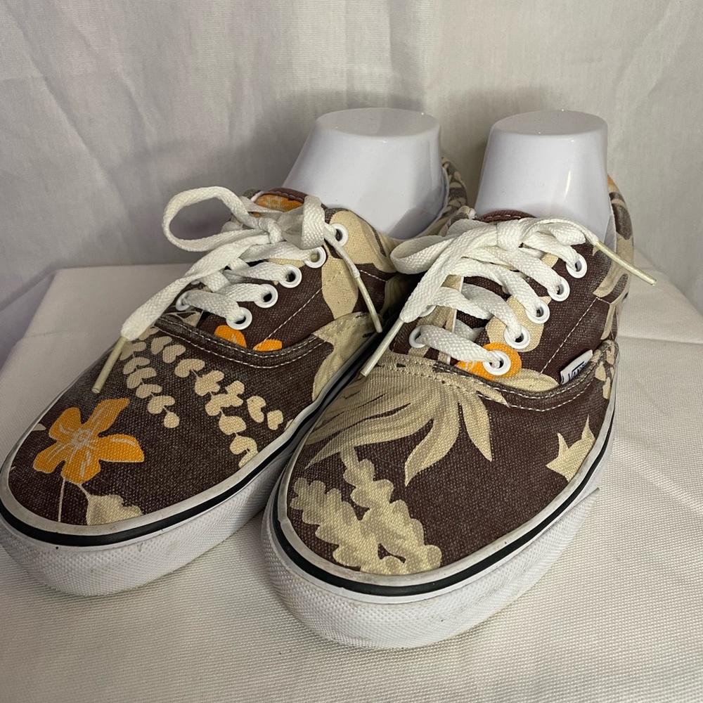Van Doren Vans Hawaiian Era Women’s Size 9 Men’s 7.5 Lightly Used